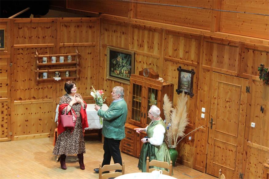 Raidinger Theaterpartie überzeugt mit „Vaterschaftstest“