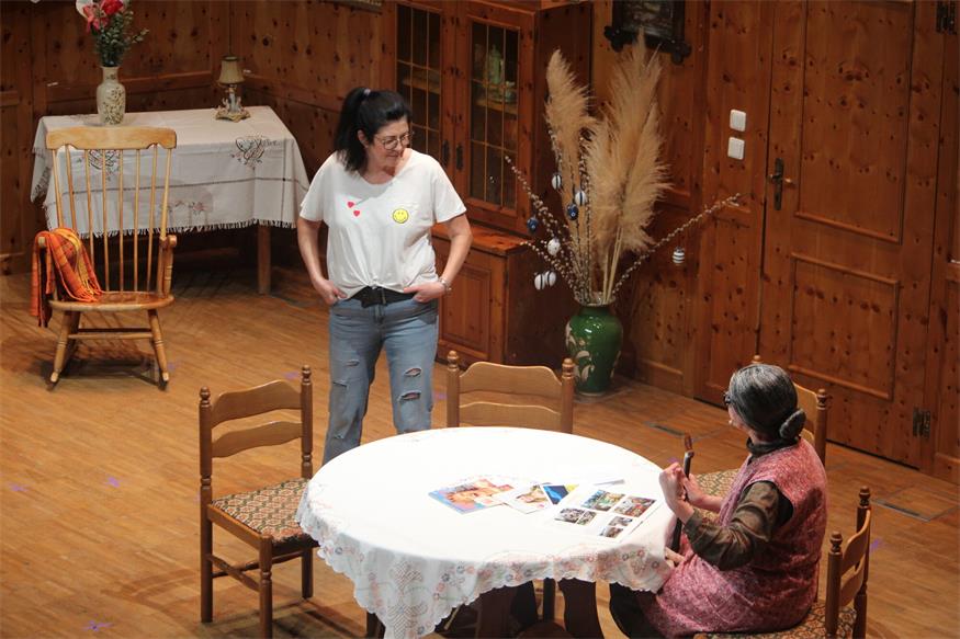 Raidinger Theaterpartie überzeugt mit „Vaterschaftstest“