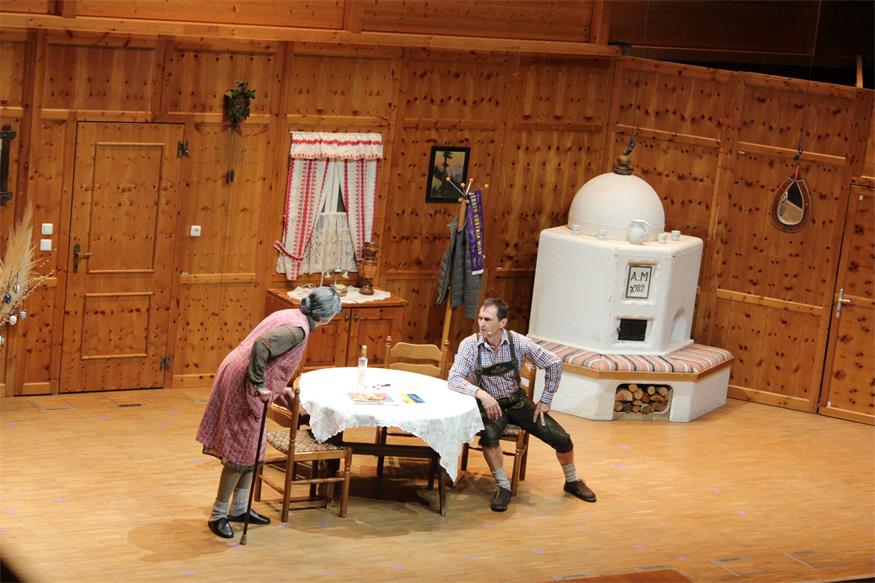 Raidinger Theaterpartie überzeugt mit „Vaterschaftstest“