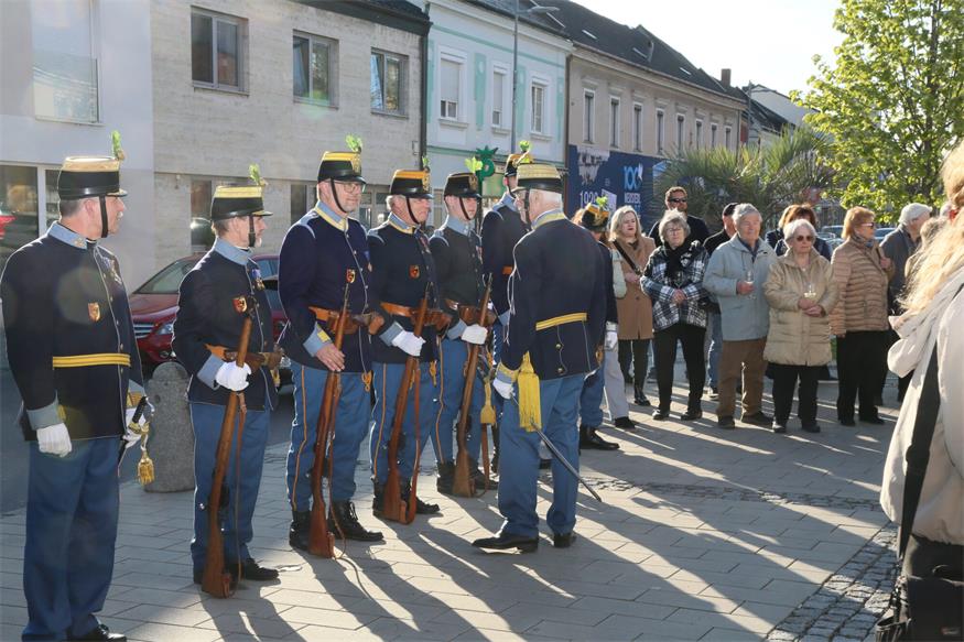 Neusiedl feiert 100 Jahre Stadt mit Festsitzung und Gala