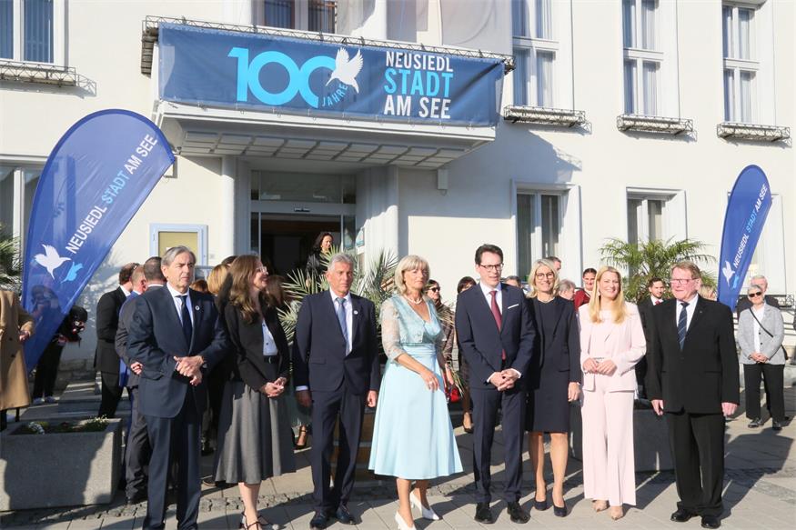 Neusiedl feiert 100 Jahre Stadt mit Festsitzung und Gala