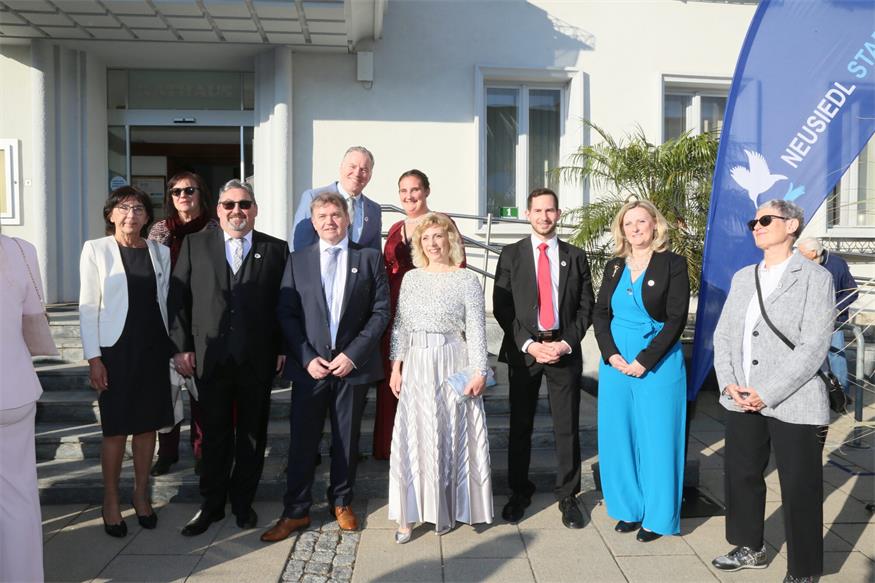 Neusiedl feiert 100 Jahre Stadt mit Festsitzung und Gala