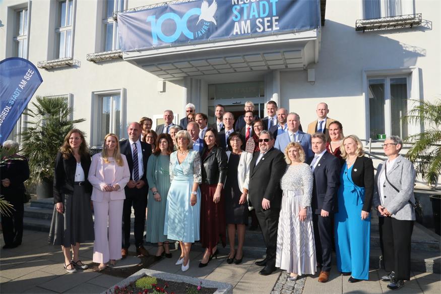 Neusiedl feiert 100 Jahre Stadt mit Festsitzung und Gala
