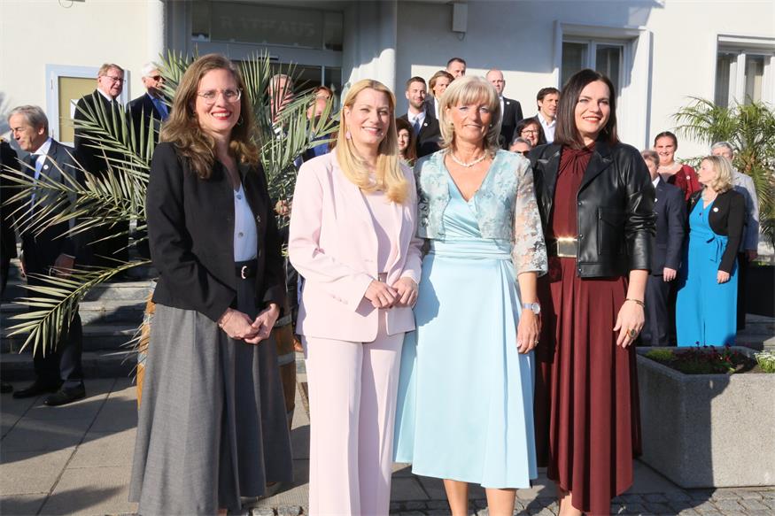 Neusiedl feiert 100 Jahre Stadt mit Festsitzung und Gala