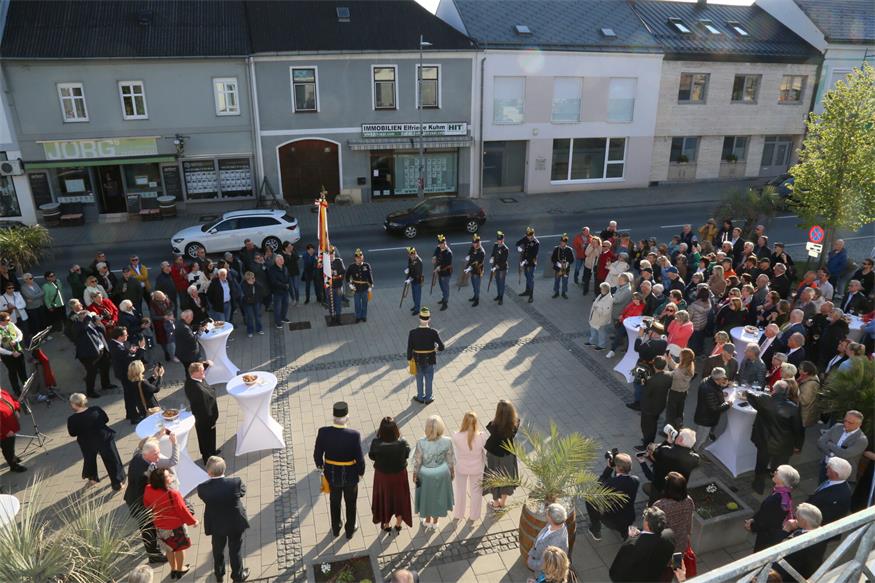 Neusiedl feiert 100 Jahre Stadt mit Festsitzung und Gala