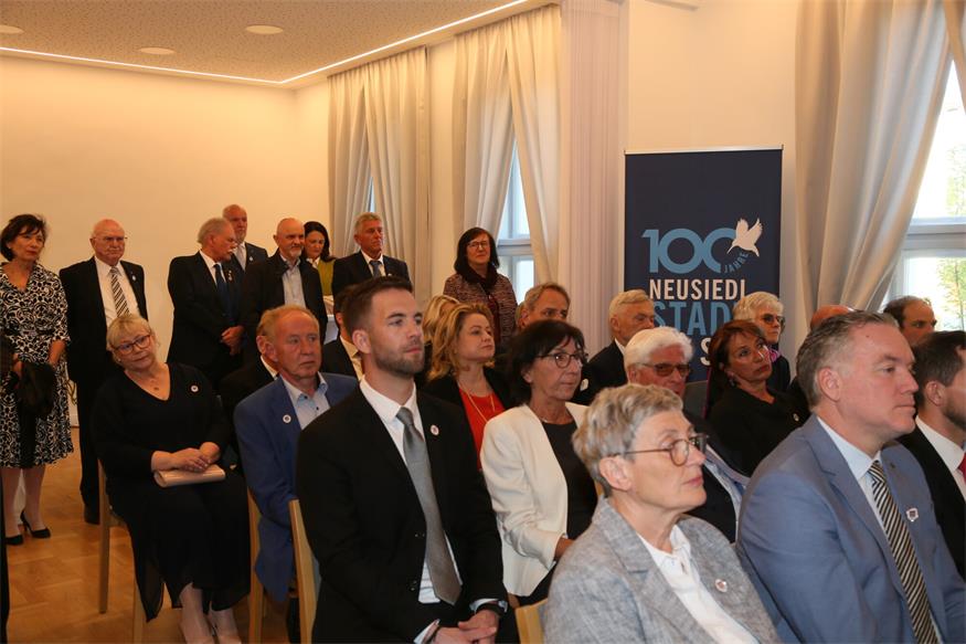 Neusiedl feiert 100 Jahre Stadt mit Festsitzung und Gala