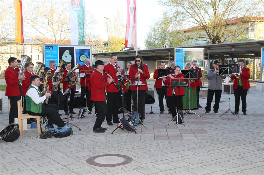 Neusiedl feiert 100 Jahre Stadt mit Festsitzung und Gala