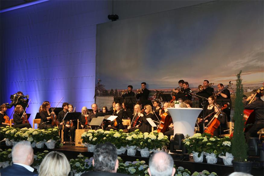 Neusiedl feiert 100 Jahre Stadt mit Festsitzung und Gala