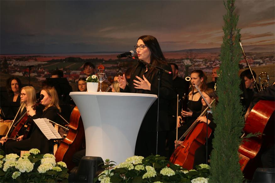 Neusiedl feiert 100 Jahre Stadt mit Festsitzung und Gala