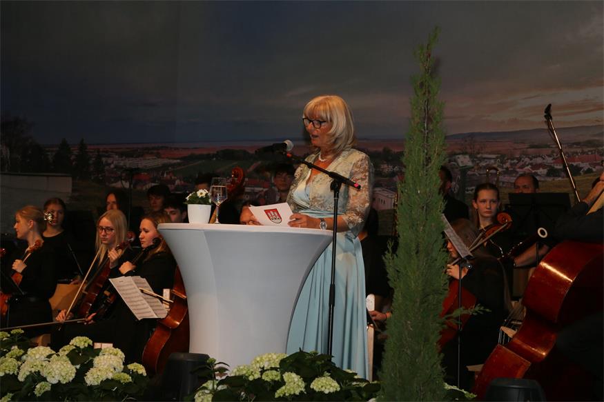 Neusiedl feiert 100 Jahre Stadt mit Festsitzung und Gala