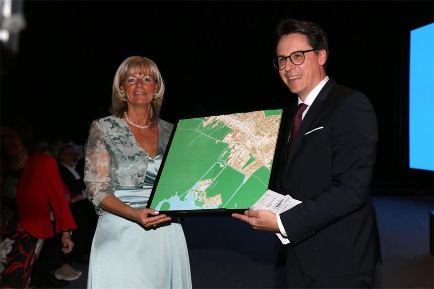 Neusiedl feiert 100 Jahre Stadt mit Festsitzung und Gala