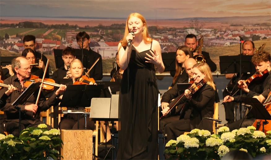 Neusiedl feiert 100 Jahre Stadt mit Festsitzung und Gala