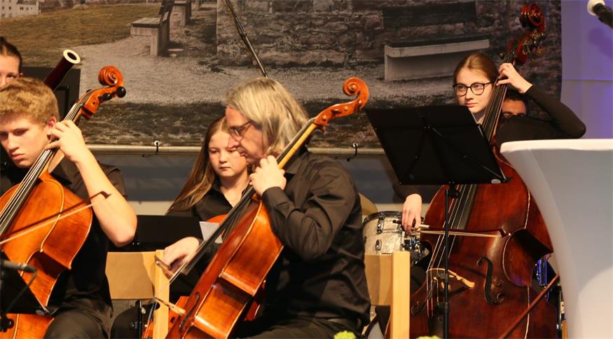 Neusiedl feiert 100 Jahre Stadt mit Festsitzung und Gala