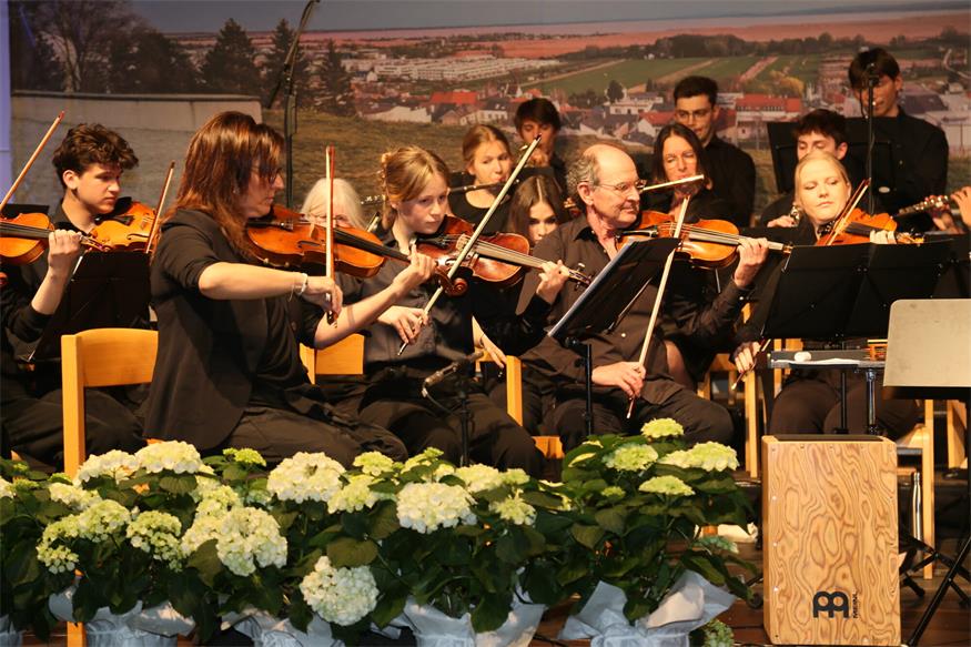 Neusiedl feiert 100 Jahre Stadt mit Festsitzung und Gala