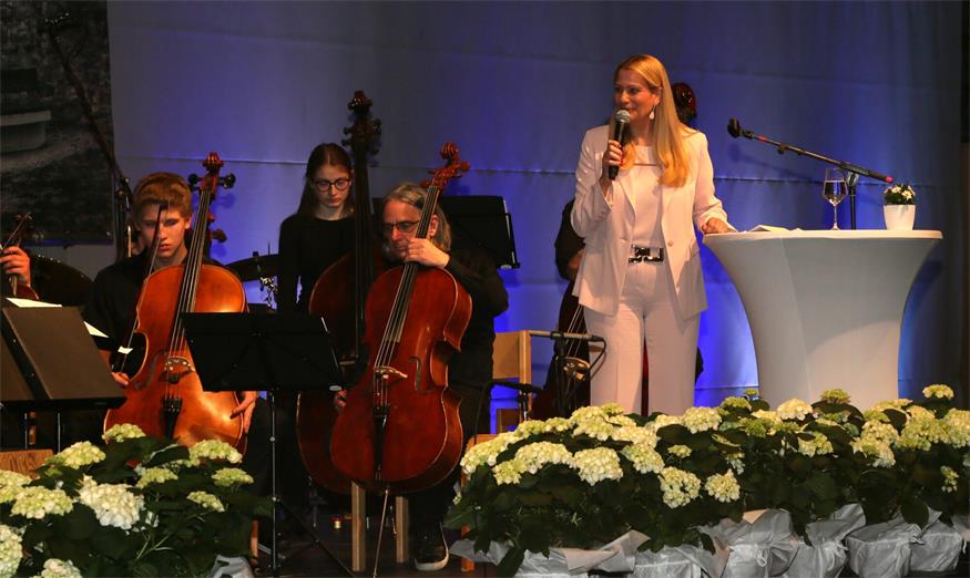 Neusiedl feiert 100 Jahre Stadt mit Festsitzung und Gala
