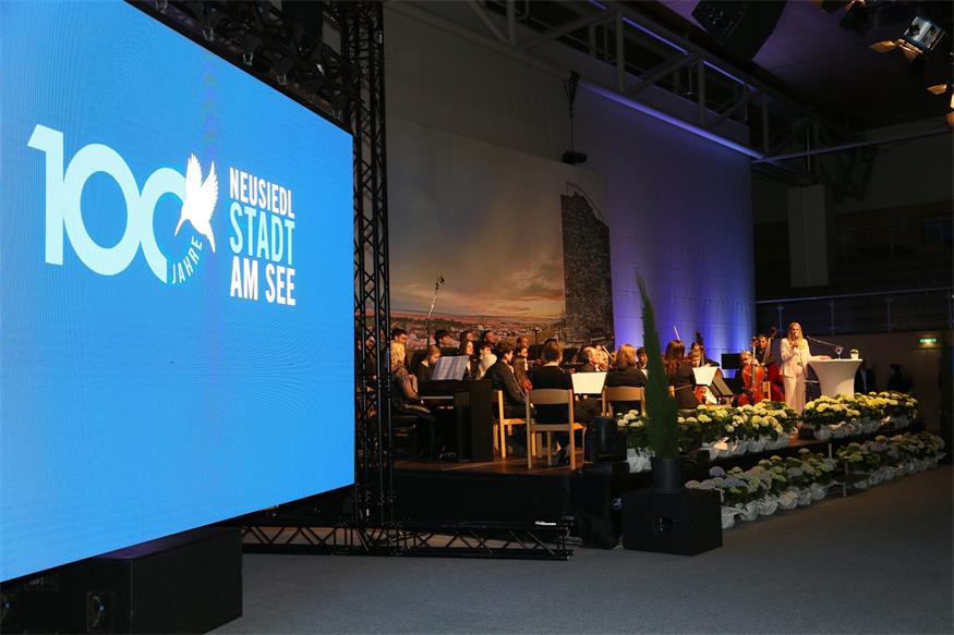 Neusiedl feiert 100 Jahre Stadt mit Festsitzung und Gala