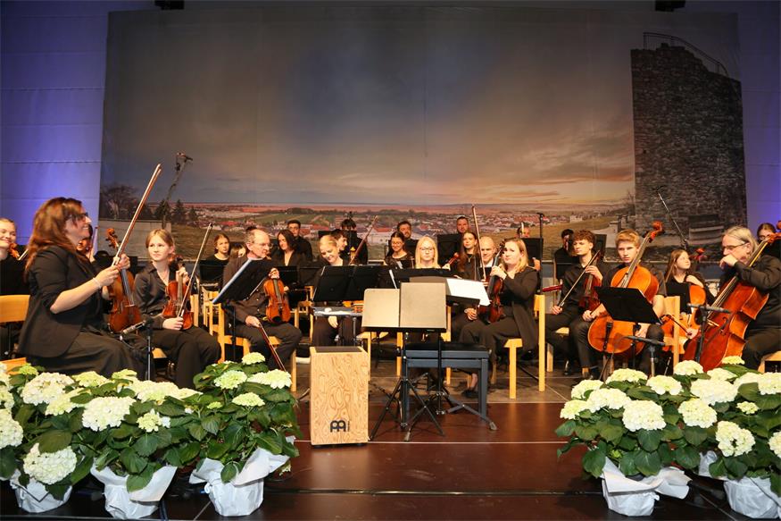 Neusiedl feiert 100 Jahre Stadt mit Festsitzung und Gala