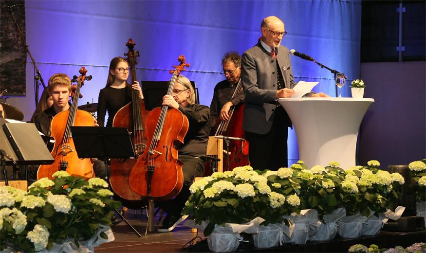 Neusiedl feiert 100 Jahre Stadt mit Festsitzung und Gala