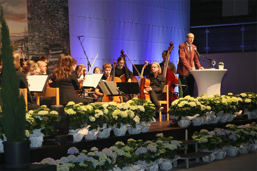 Neusiedl feiert 100 Jahre Stadt mit Festsitzung und Gala