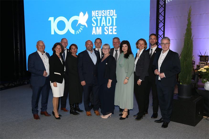 Neusiedl feiert 100 Jahre Stadt mit Festsitzung und Gala