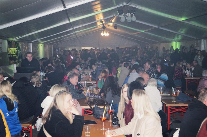 Kirtag in Mattersburg: Fußball, Freibier und beste Festzeltstimmung