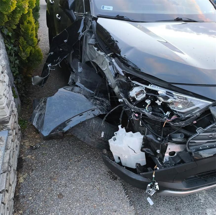 Draßburg: Kollision mit geparktem Auto