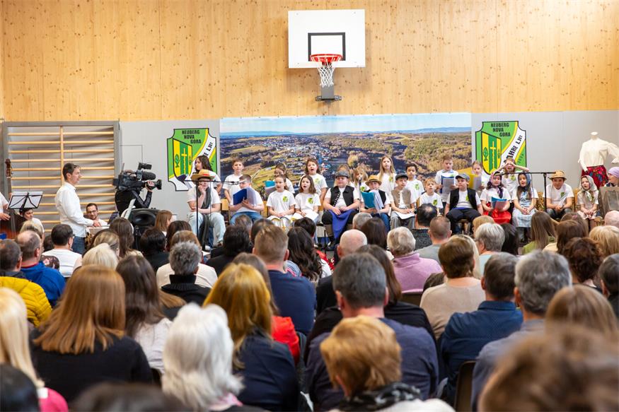 Volles Haus beim Kindermusical in der Volksschule Neuberg