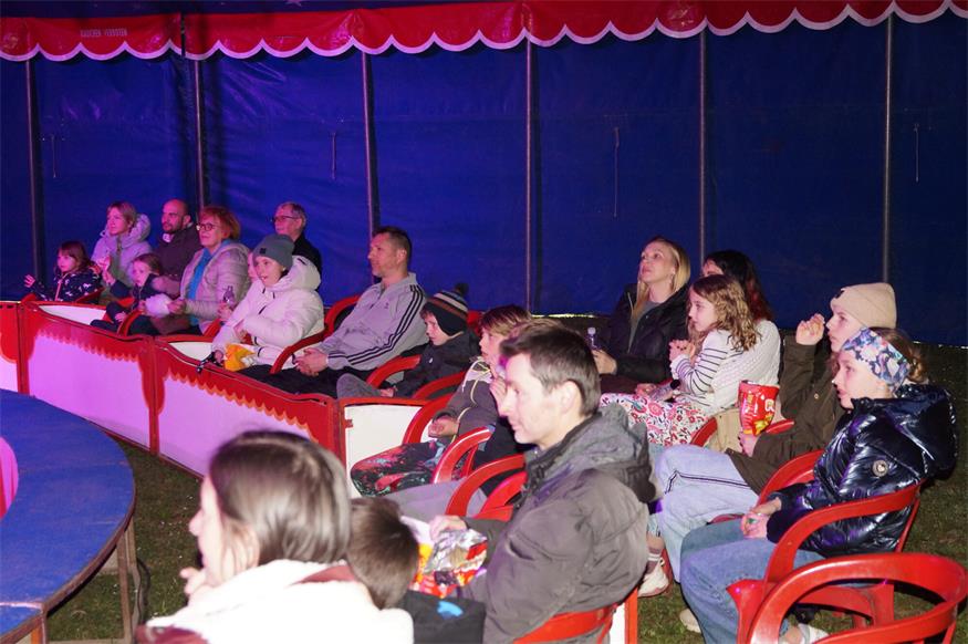 Der Circus Vegas begeisterte Marz mit spannendem Programm