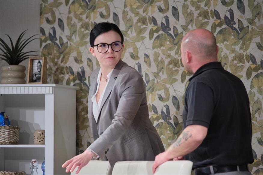 Theater im Winzerkeller: Eine Familie zum Schieflachen