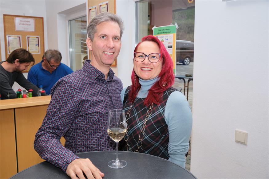 Theater im Winzerkeller: Eine Familie zum Schieflachen