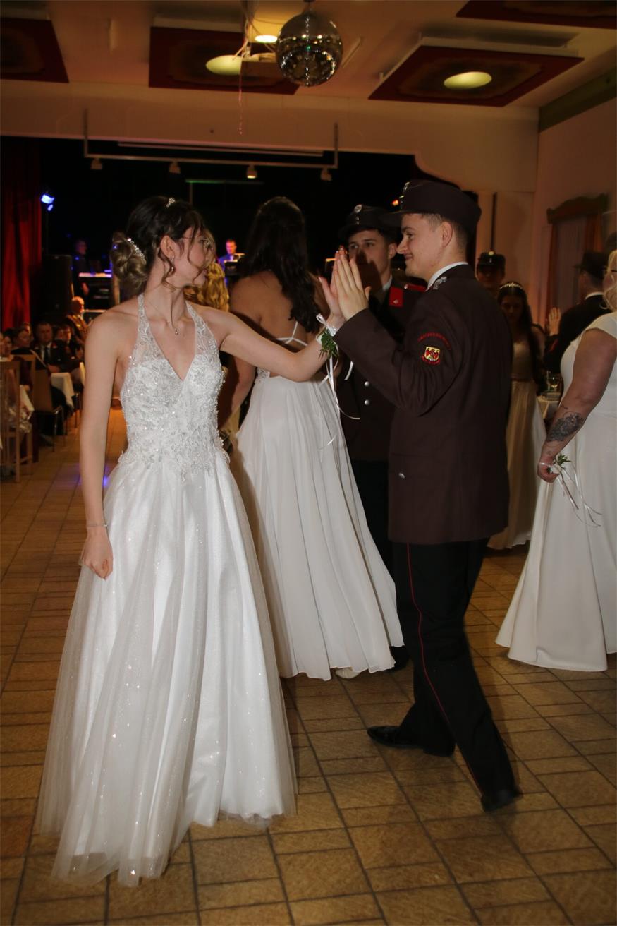 Der „Opernball“ des Mittelburgenlands: Die Feuerwehren baten zum Tanz