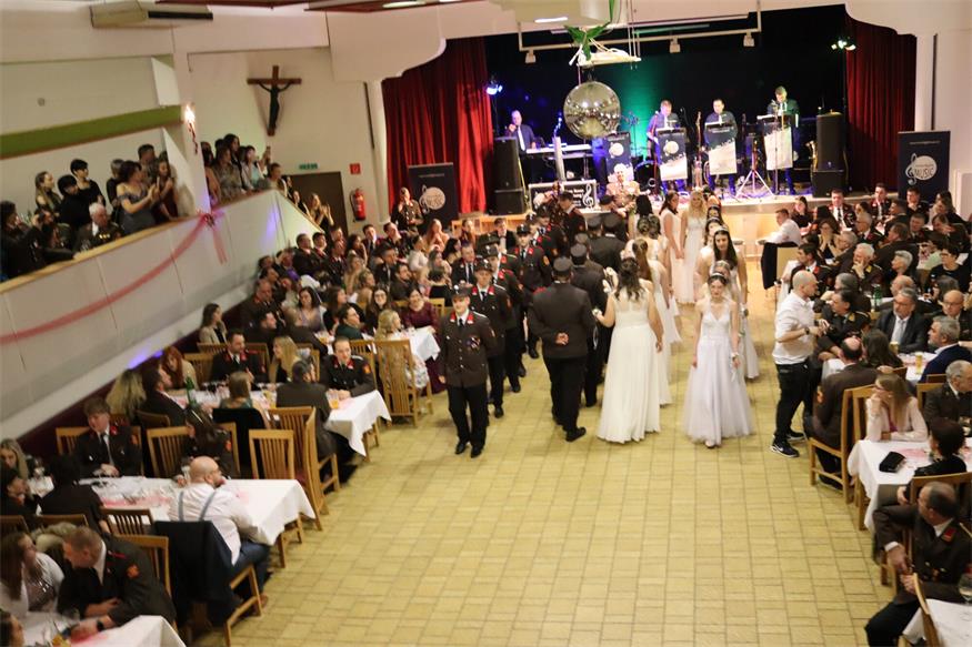 Der „Opernball“ des Mittelburgenlands: Die Feuerwehren baten zum Tanz