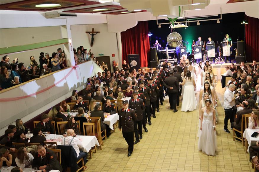 Der „Opernball“ des Mittelburgenlands: Die Feuerwehren baten zum Tanz