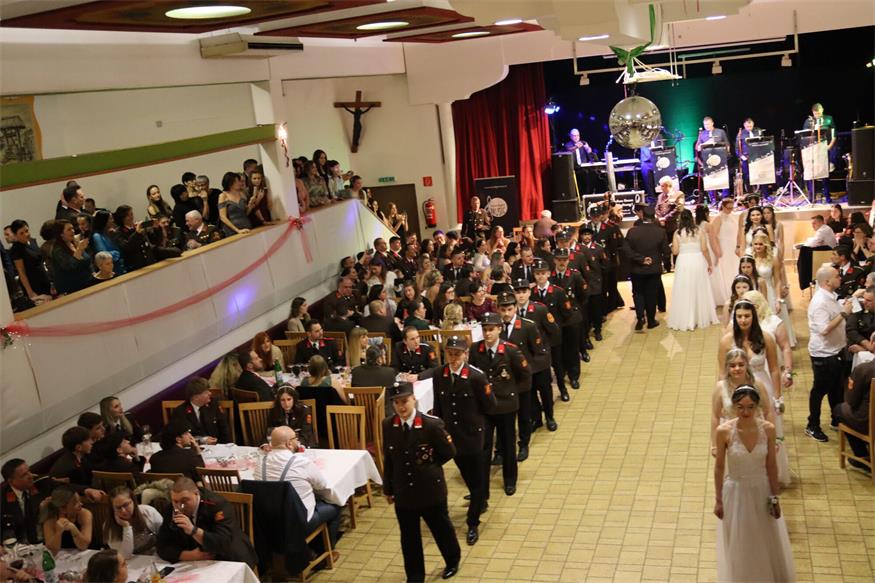 Der „Opernball“ des Mittelburgenlands: Die Feuerwehren baten zum Tanz