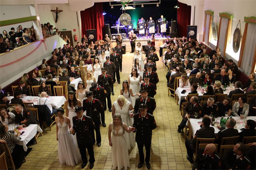 Der „Opernball“ des Mittelburgenlands: Die Feuerwehren baten zum Tanz