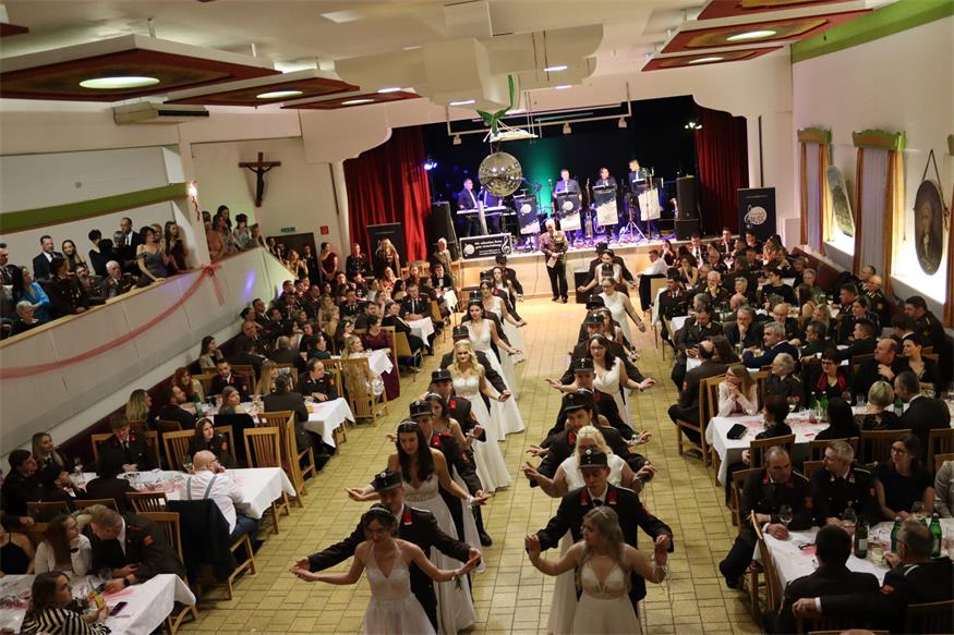 Der „Opernball“ des Mittelburgenlands: Die Feuerwehren baten zum Tanz
