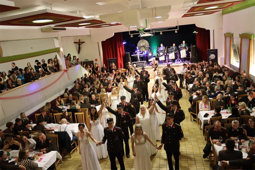 Der „Opernball“ des Mittelburgenlands: Die Feuerwehren baten zum Tanz