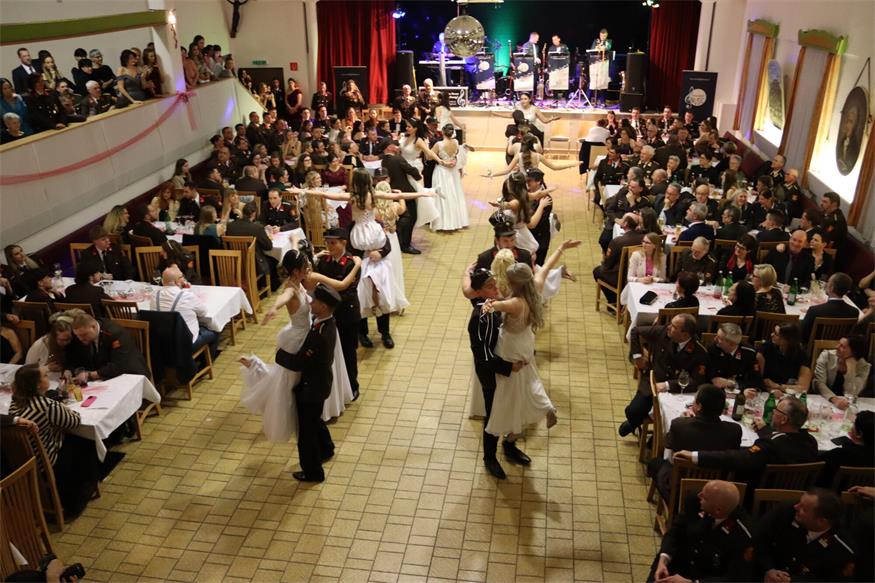 Der „Opernball“ des Mittelburgenlands: Die Feuerwehren baten zum Tanz