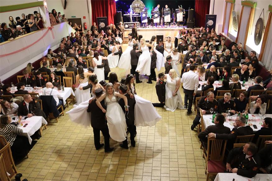 Der „Opernball“ des Mittelburgenlands: Die Feuerwehren baten zum Tanz