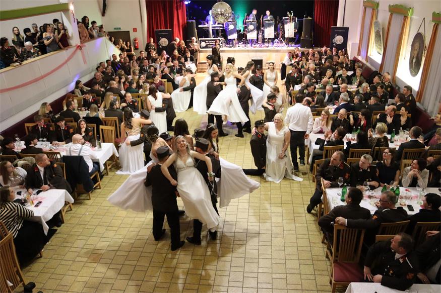 Der „Opernball“ des Mittelburgenlands: Die Feuerwehren baten zum Tanz