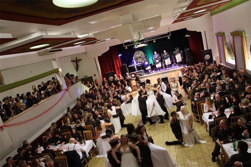 Der „Opernball“ des Mittelburgenlands: Die Feuerwehren baten zum Tanz