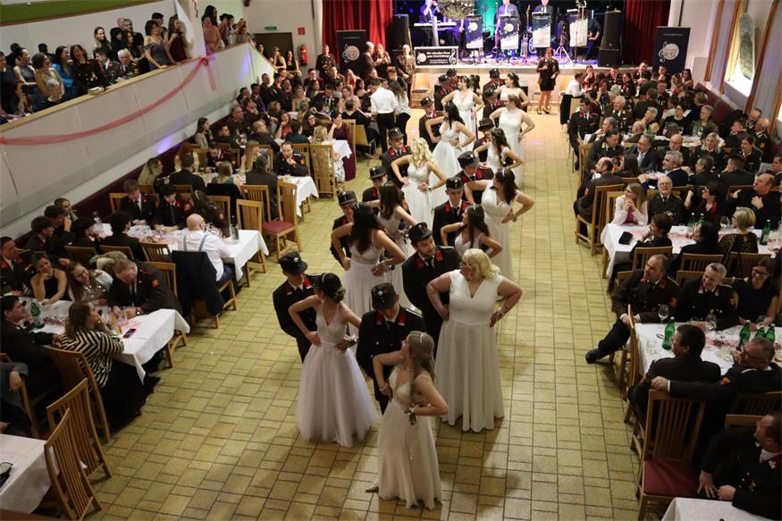 Der „Opernball“ des Mittelburgenlands: Die Feuerwehren baten zum Tanz