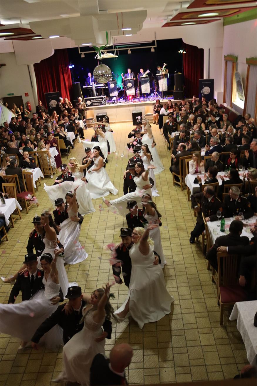 Der „Opernball“ des Mittelburgenlands: Die Feuerwehren baten zum Tanz
