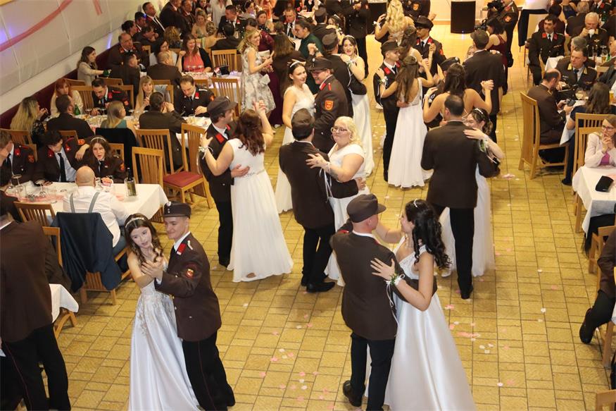 Der „Opernball“ des Mittelburgenlands: Die Feuerwehren baten zum Tanz