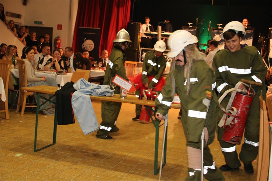 Der „Opernball“ des Mittelburgenlands: Die Feuerwehren baten zum Tanz