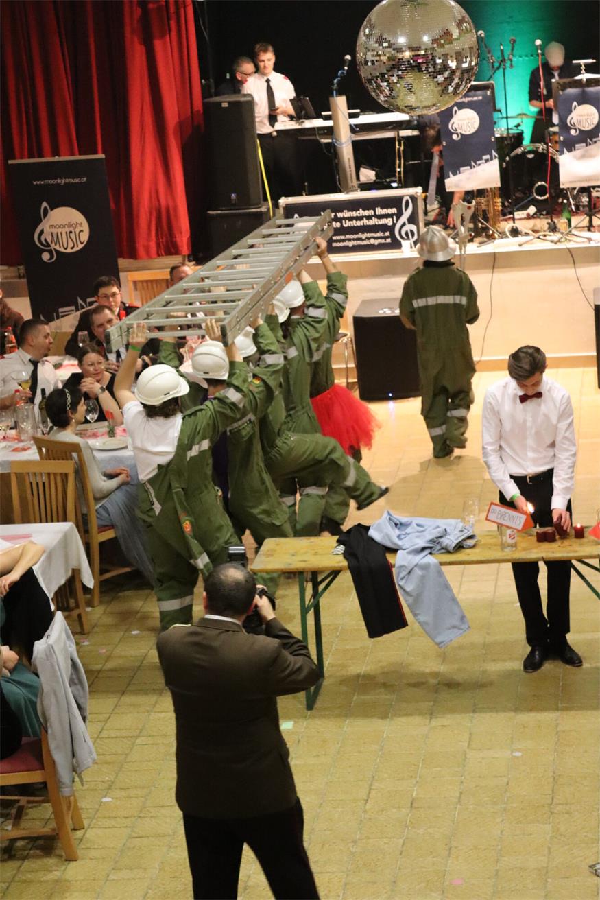 Der „Opernball“ des Mittelburgenlands: Die Feuerwehren baten zum Tanz
