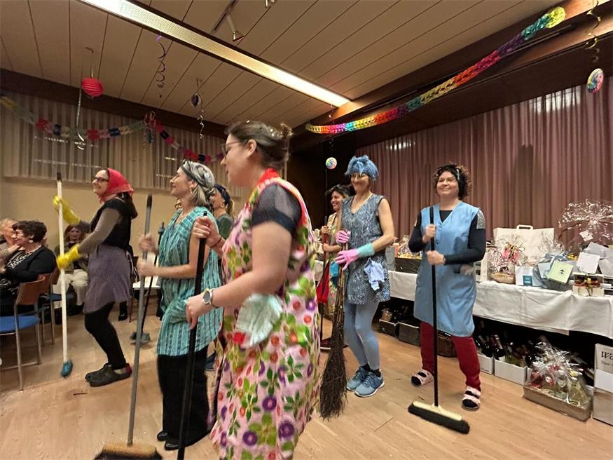Volles Haus beim Neusiedler Frauenfasching