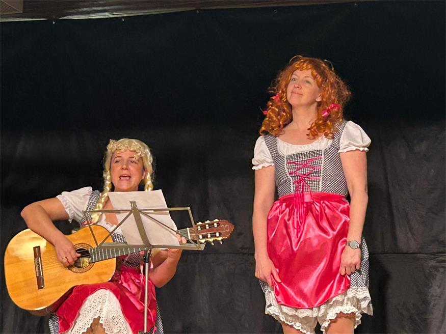 Volles Haus beim Neusiedler Frauenfasching