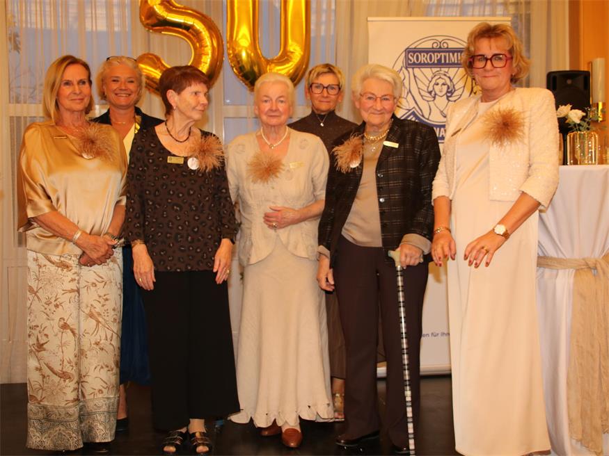 „Golden Girls“: Schwestern vom Soroptimistclub feierten 50er