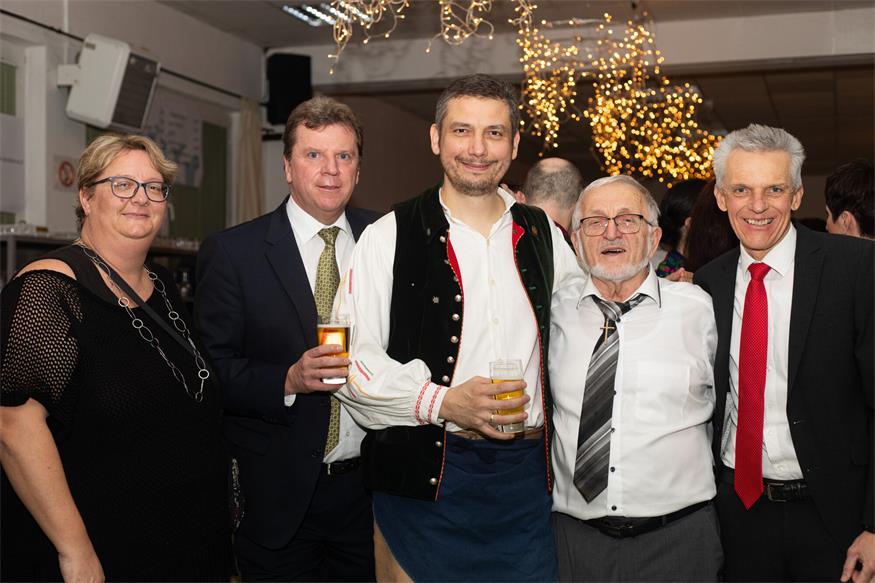 Der Tanzboden bebt beim kroatischen Ball in Neudorf